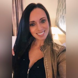 Meet your Posher, Carrie